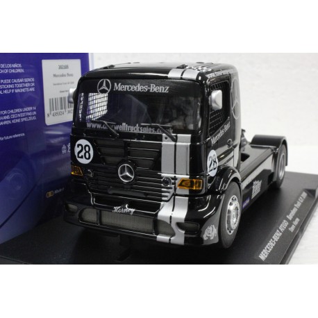 FLY 202105 Mercedes-Benz Atego Barcelona Truck GP 2008, n°28 1:32 Slot Car